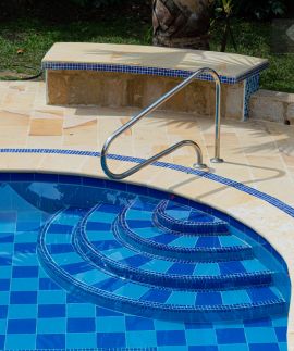 bordes para piscina girardot